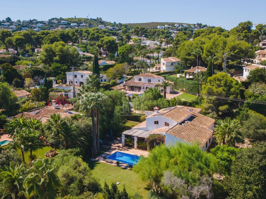 Exclusive one-level Mediterranean villa with private pool in El Tosalet, Jávea