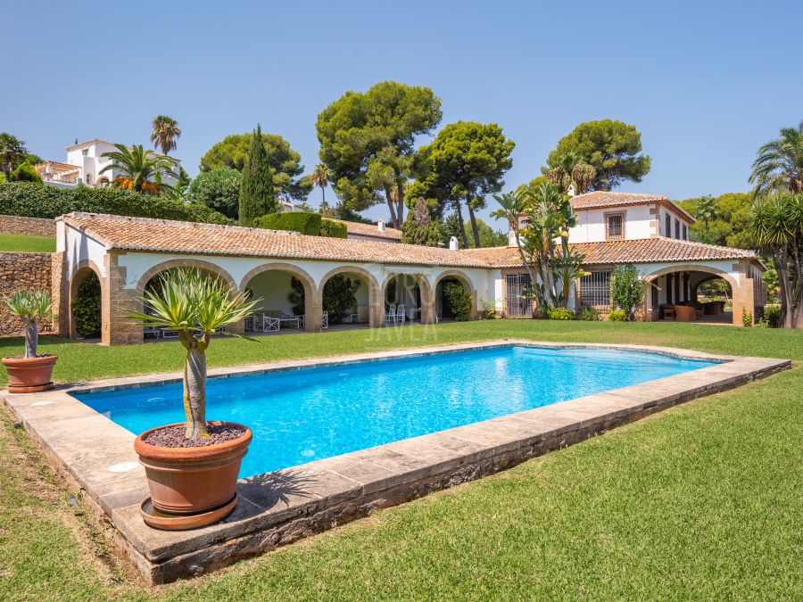 Villa in Tosalet