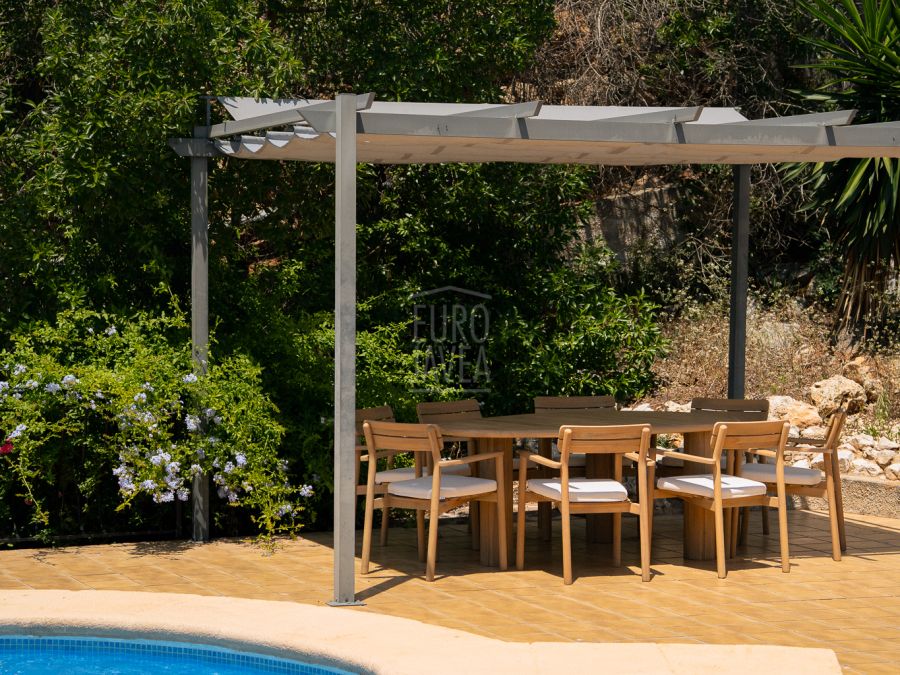 Villa met zeezicht en zuidelijke oriëntatie in Costa Nova, Jávea