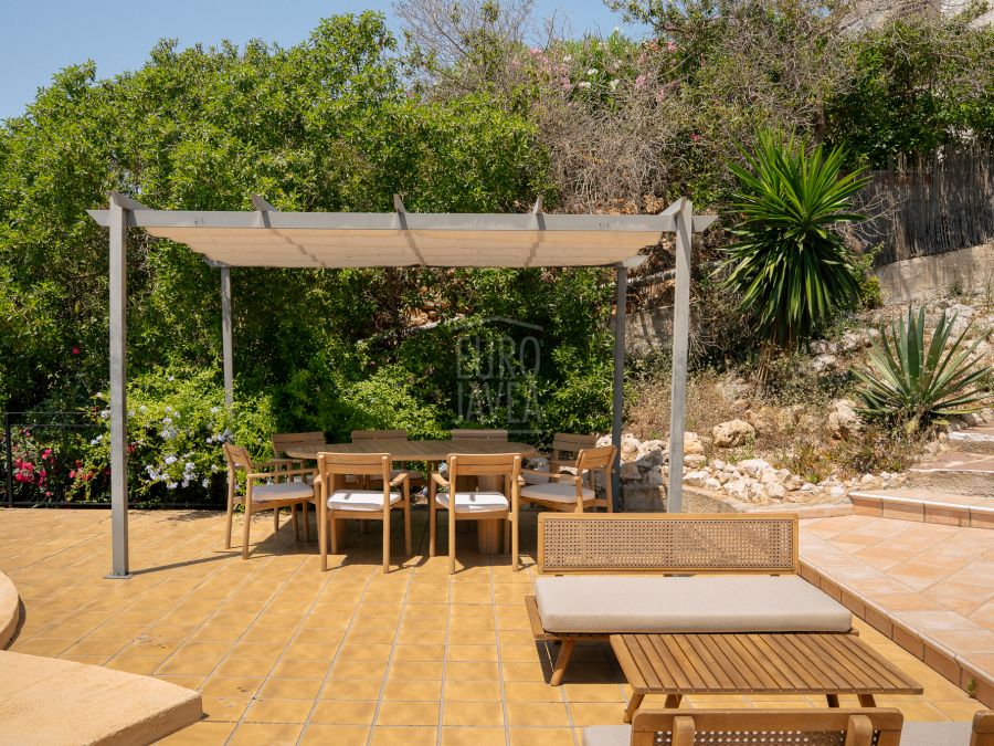 Villa met zeezicht en zuidelijke oriëntatie in Costa Nova, Jávea