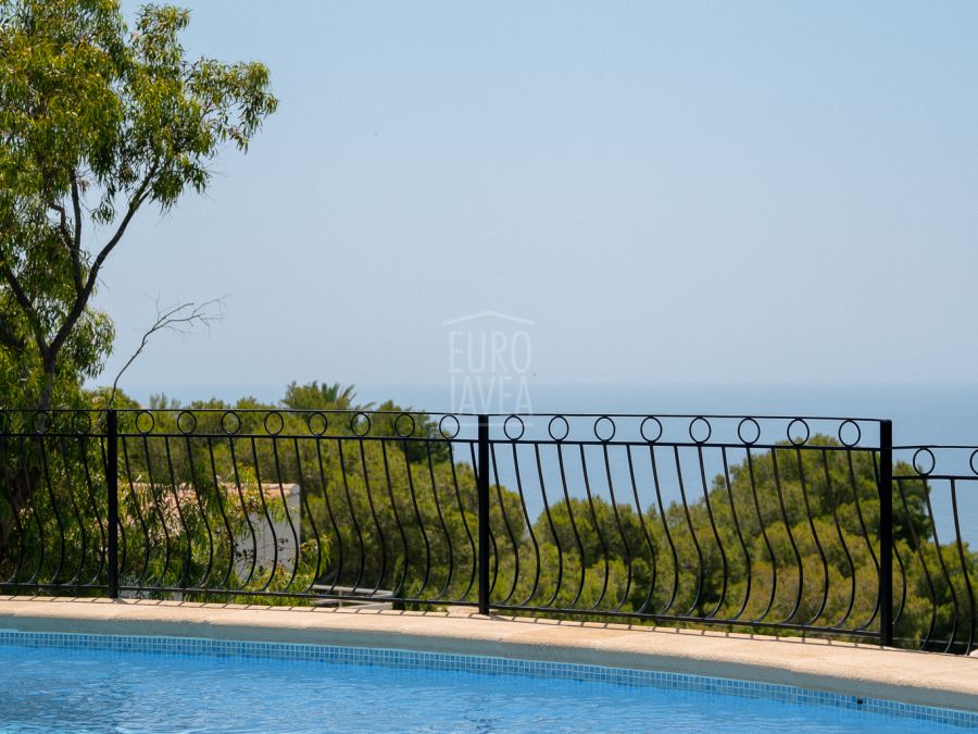 Villa met zeezicht en zuidelijke oriëntatie in Costa Nova, Jávea