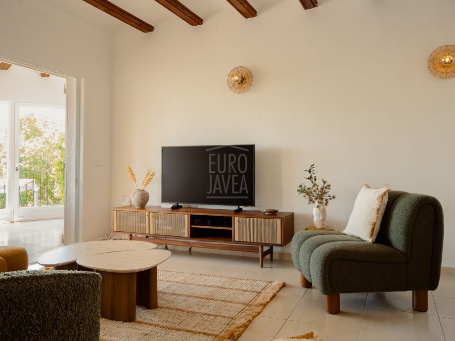 Villa met zeezicht en zuidelijke oriëntatie in Costa Nova, Jávea