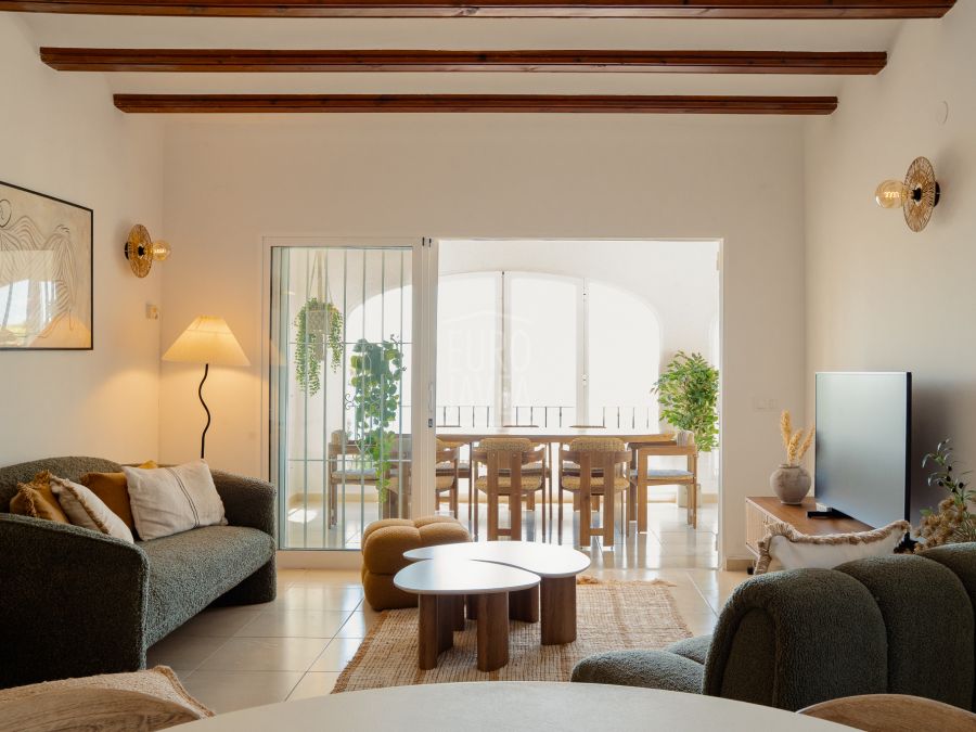 Villa met zeezicht en zuidelijke oriëntatie in Costa Nova, Jávea