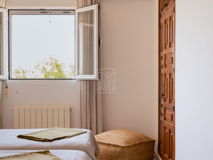 Villa met zeezicht en zuidelijke oriëntatie in Costa Nova, Jávea