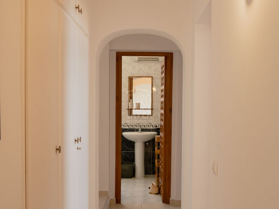 Villa met zeezicht en zuidelijke oriëntatie in Costa Nova, Jávea