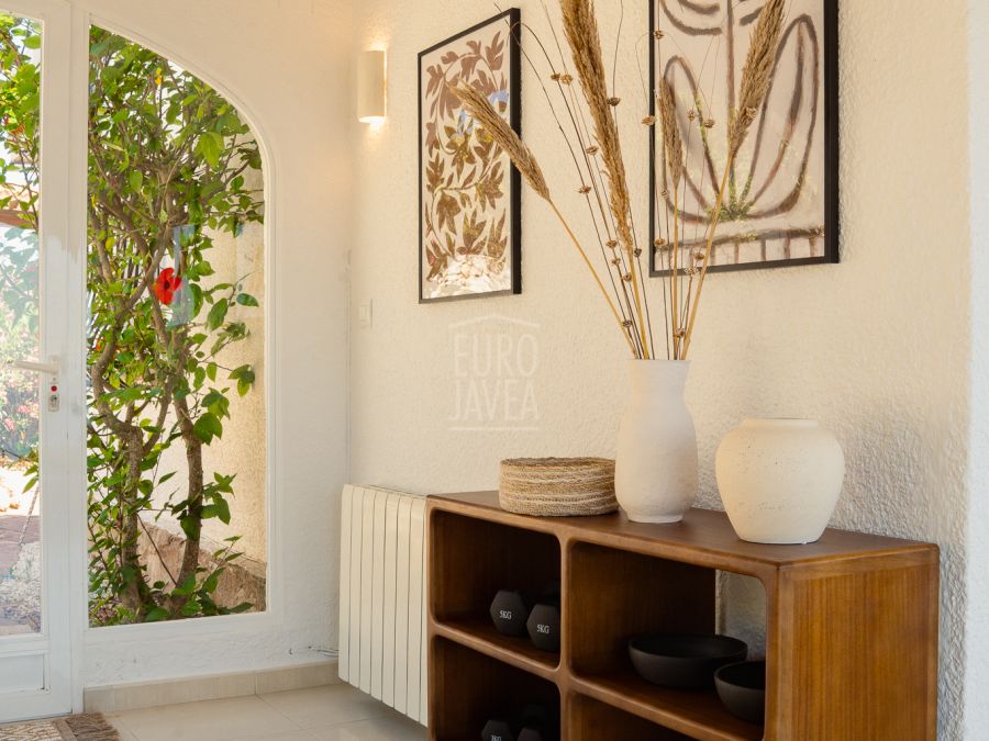 Villa met zeezicht en zuidelijke oriëntatie in Costa Nova, Jávea