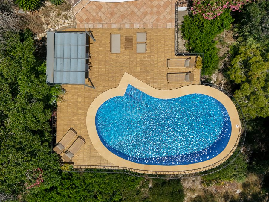 Villa met zeezicht en zuidelijke oriëntatie in Costa Nova, Jávea