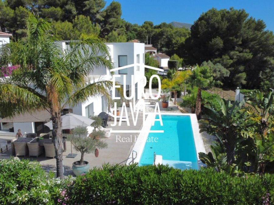 Villa Miramont, modern design with views of Montgó, Jávea