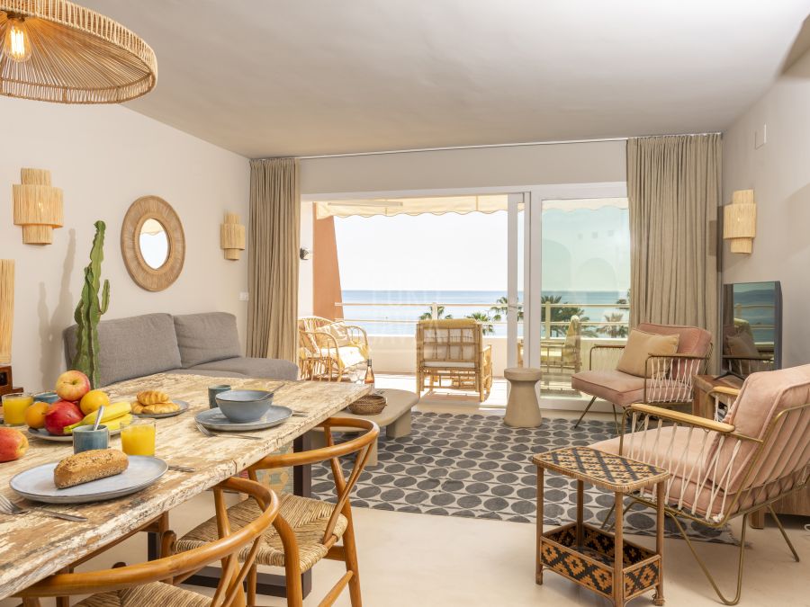 Exclusive luxury seafront penthouse in Montañar Jávea