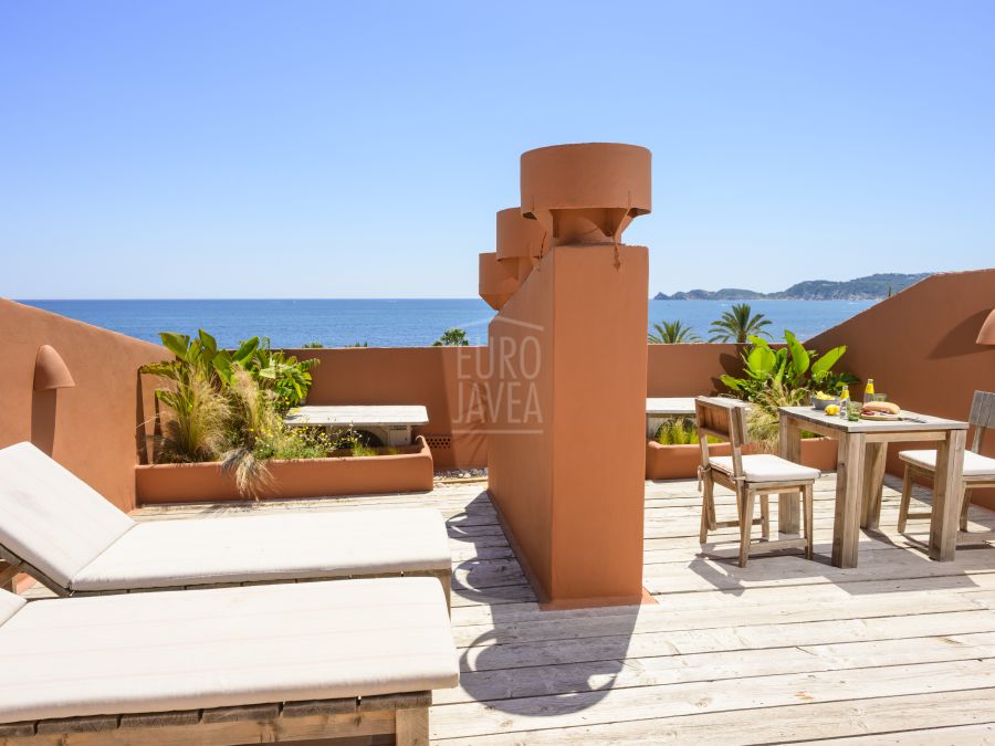 Exclusive luxury seafront penthouse in Montañar Jávea