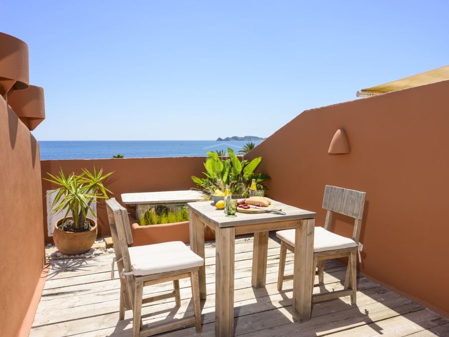 Exclusive luxury seafront penthouse in Montañar Jávea