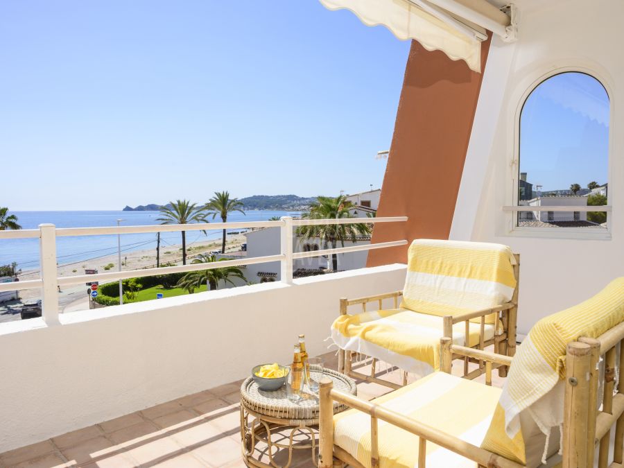 Exclusive luxury seafront penthouse in Montañar Jávea