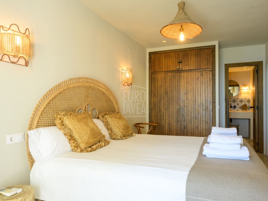 Exclusive luxury seafront penthouse in Montañar Jávea
