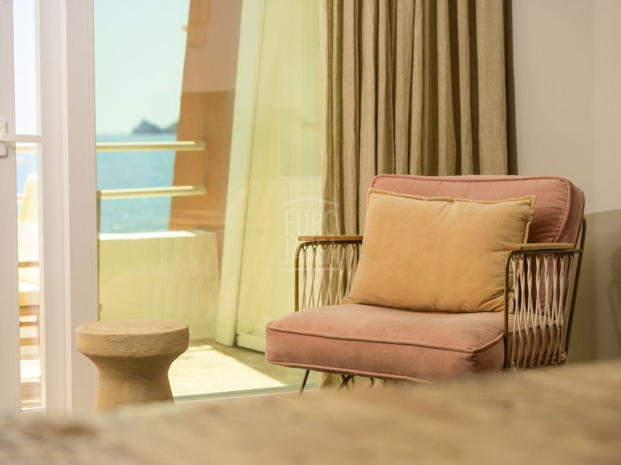 Exclusive luxury seafront penthouse in Montañar Jávea