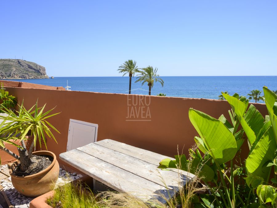Exclusive luxury seafront penthouse in Montañar Jávea