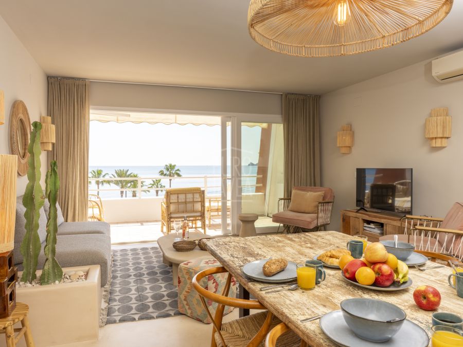 Exclusive luxury seafront penthouse in Montañar Jávea