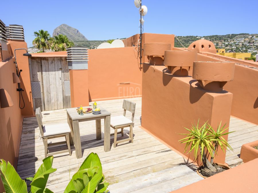 Exclusive luxury seafront penthouse in Montañar Jávea