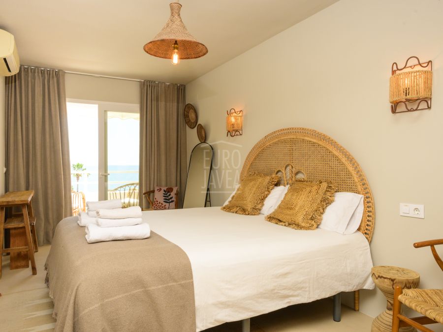Exclusive luxury seafront penthouse in Montañar Jávea