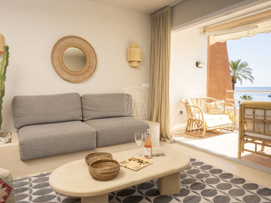 Exclusive luxury seafront penthouse in Montañar Jávea