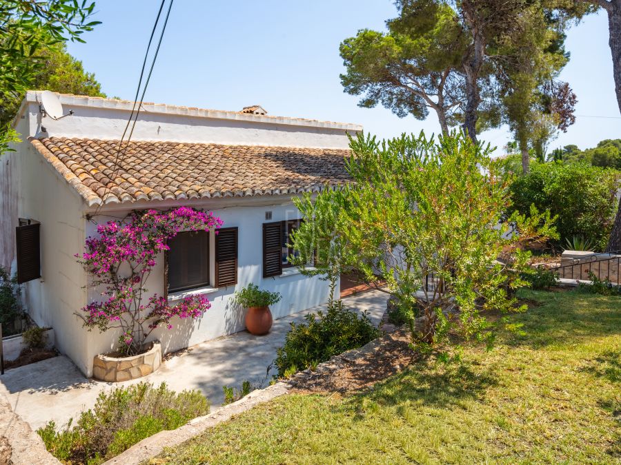 Villa Alba met spectaculair zeezicht en ruim perceel in Costa Nova, Jávea