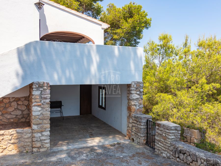 Villa Alba met spectaculair zeezicht en ruim perceel in Costa Nova, Jávea