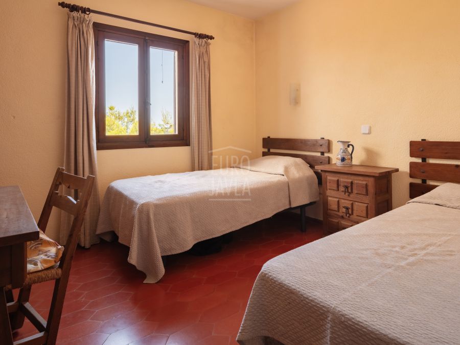 Villa Alba met spectaculair zeezicht en ruim perceel in Costa Nova, Jávea