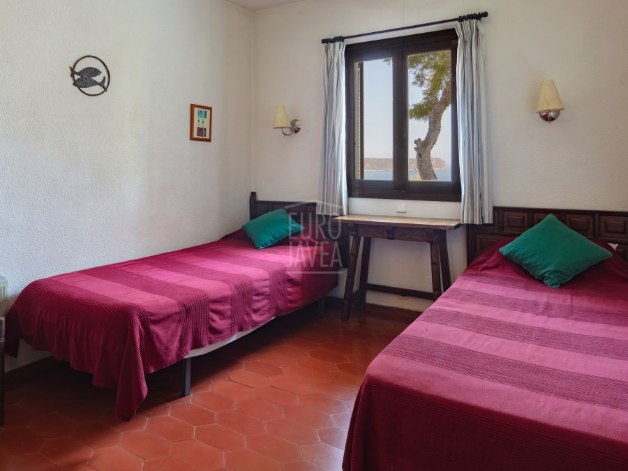 Villa Alba met spectaculair zeezicht en ruim perceel in Costa Nova, Jávea