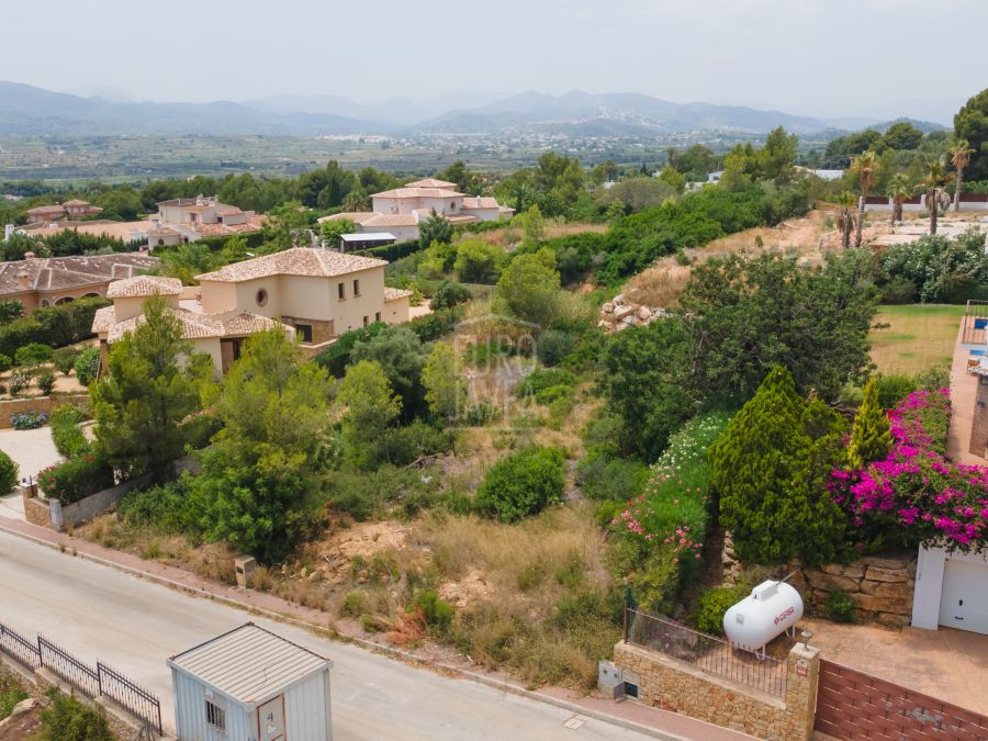 Parcela con proyecto y licencia para villa de lujo en el Montgó, Jávea