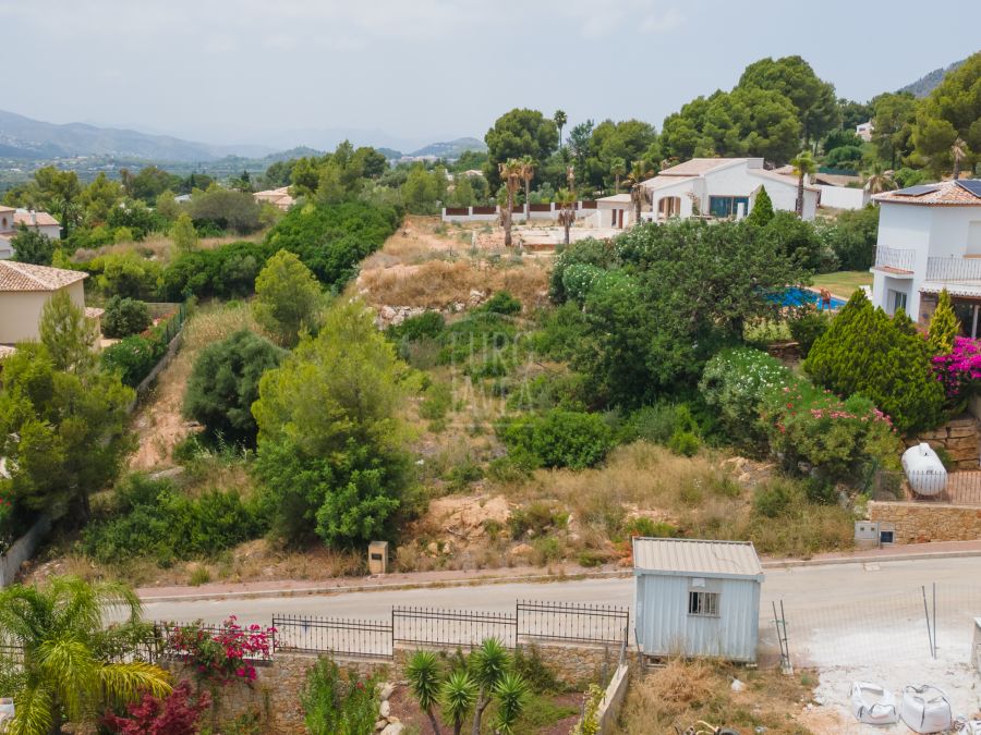 Parcela con proyecto y licencia para villa de lujo en el Montgó, Jávea