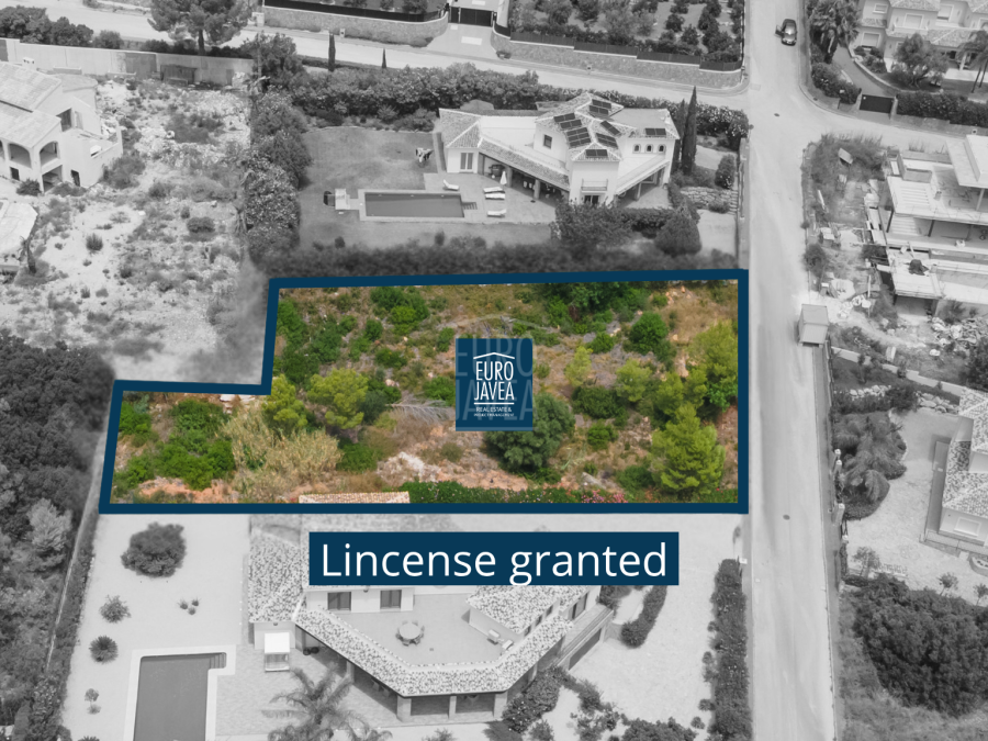 Parcela con proyecto y licencia para villa de lujo en el Montgó, Jávea
