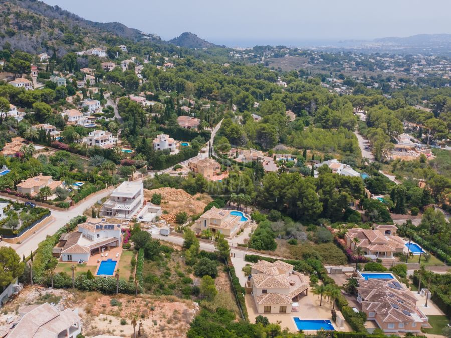 Parcela con proyecto y licencia para villa de lujo en el Montgó, Jávea