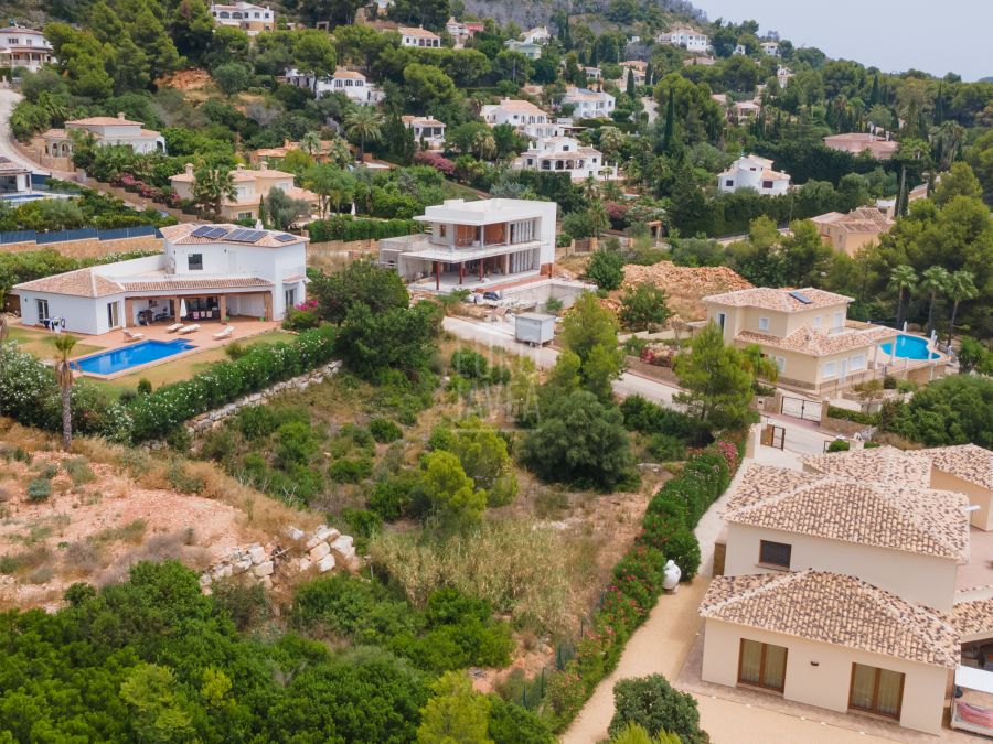 Parcela con proyecto y licencia para villa de lujo en el Montgó, Jávea