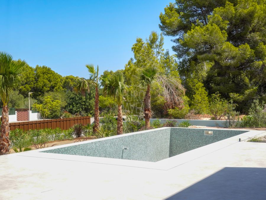 Contemporaine elegantie en mediterrane luxe in een nieuwgebouwde villa in Jávea