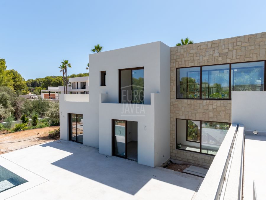 Contemporaine elegantie en mediterrane luxe in een nieuwgebouwde villa in Jávea