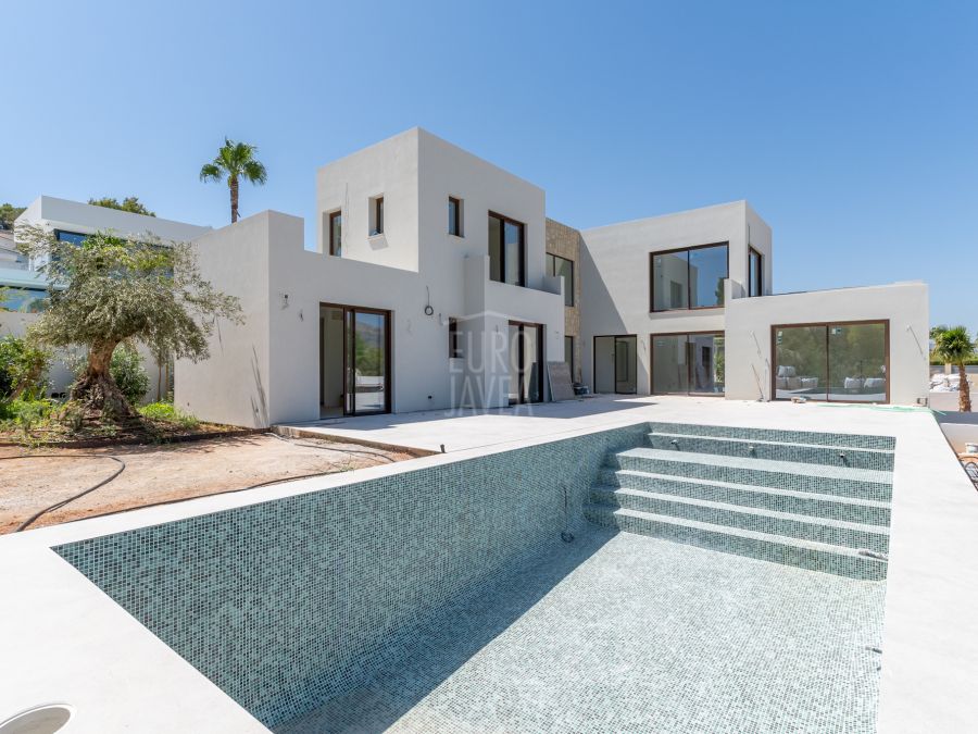 Contemporaine elegantie en mediterrane luxe in een nieuwgebouwde villa in Jávea
