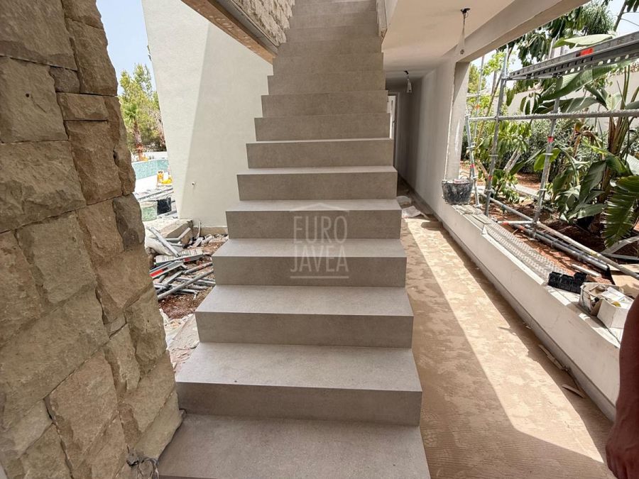 Contemporaine elegantie en mediterrane luxe in een nieuwgebouwde villa in Jávea
