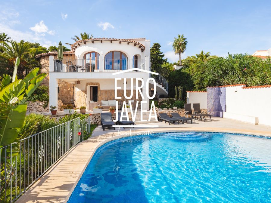 Villa Lesca - Exclusive charming villa in Balcón al Mar with spectacular sea views