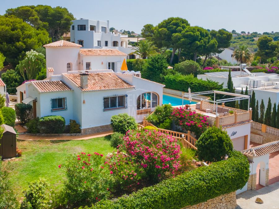 Exclusive Villa Alma – Charming Home with Sea Views in Ambolo, Jávea