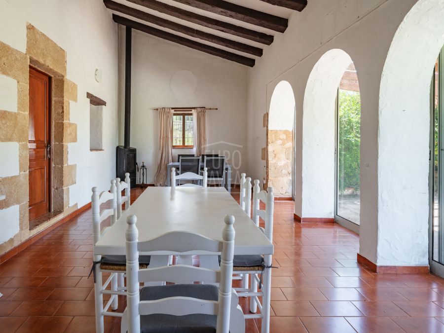 Traditional Country House with Original Tosca and 17,000 m² near the Golf Club, Jávea