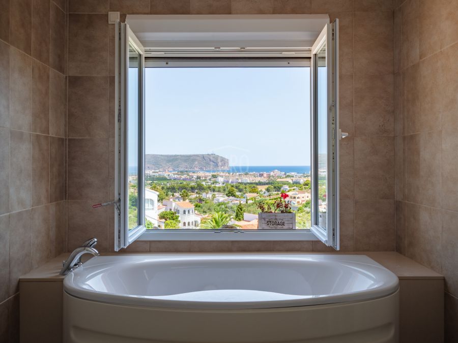 Elegante villa Amelia met zeezicht in Jávea, vlak bij het Arenal-strand