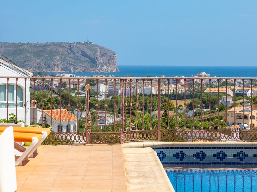 Elegante villa Amelia met zeezicht in Jávea, vlak bij het Arenal-strand