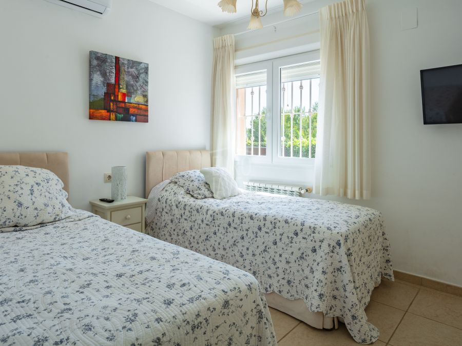 Elegante villa Amelia met zeezicht in Jávea, vlak bij het Arenal-strand