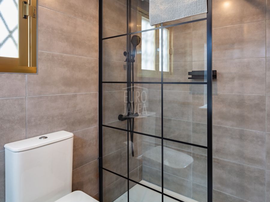 Magnificent apartment in the heart of the Port of Jávea, just steps from the beach