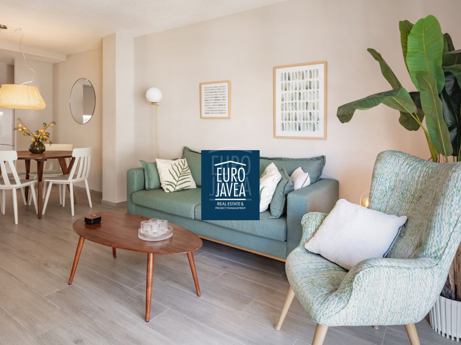 Magnificent apartment in the heart of the Port of Jávea, just steps from the beach