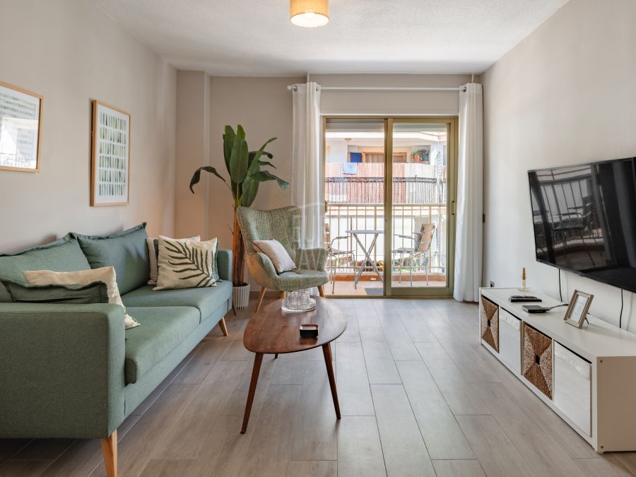 Magnificent apartment in the heart of the Port of Jávea, just steps from the beach