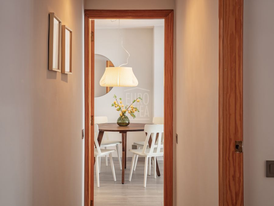 Magnificent apartment in the heart of the Port of Jávea, just steps from the beach