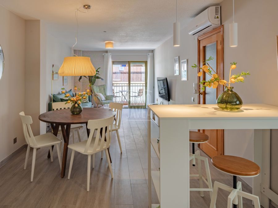 Magnificent apartment in the heart of the Port of Jávea, just steps from the beach