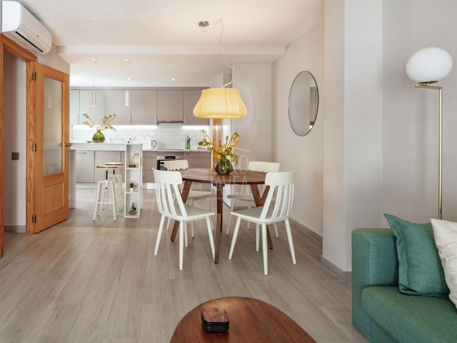 Magnificent apartment in the heart of the Port of Jávea, just steps from the beach