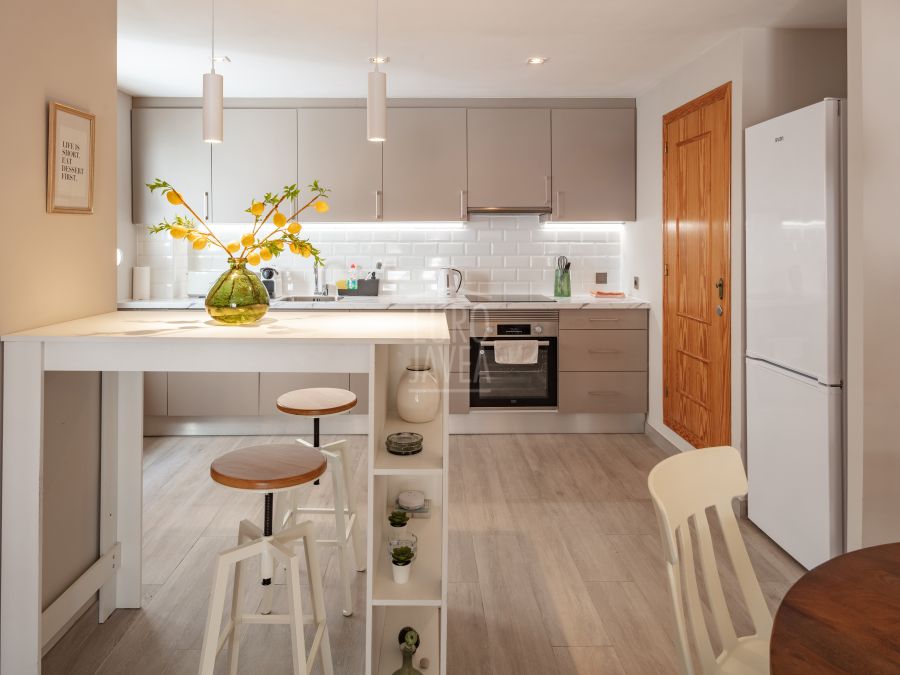 Magnificent apartment in the heart of the Port of Jávea, just steps from the beach