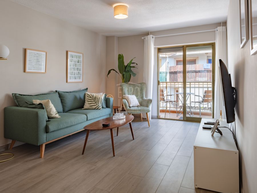 Magnificent apartment in the heart of the Port of Jávea, just steps from the beach